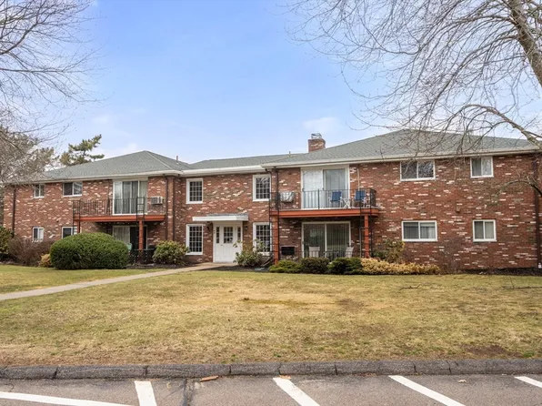 96 Fountain Ln APT 14, Weymouth, MA 02190