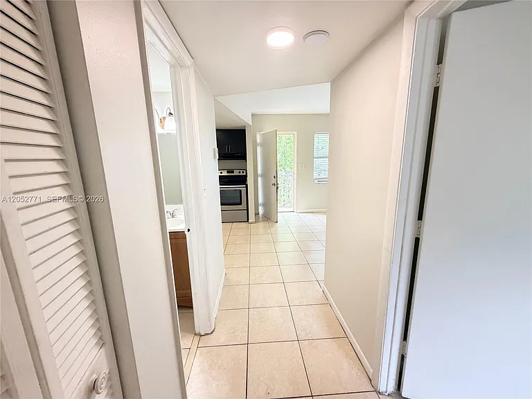 101 NE 41st St #B35 — Photo 14
