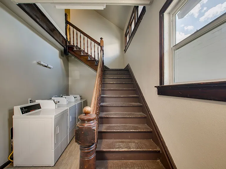 1315 W Jefferson St — Photo 10