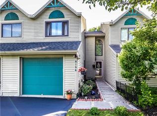 8196 Honeysuckle Dr, Liverpool, NY 13090