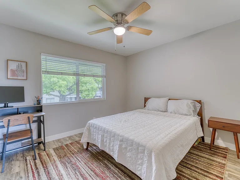 721 E Montebello Ave #203 — Photo 7