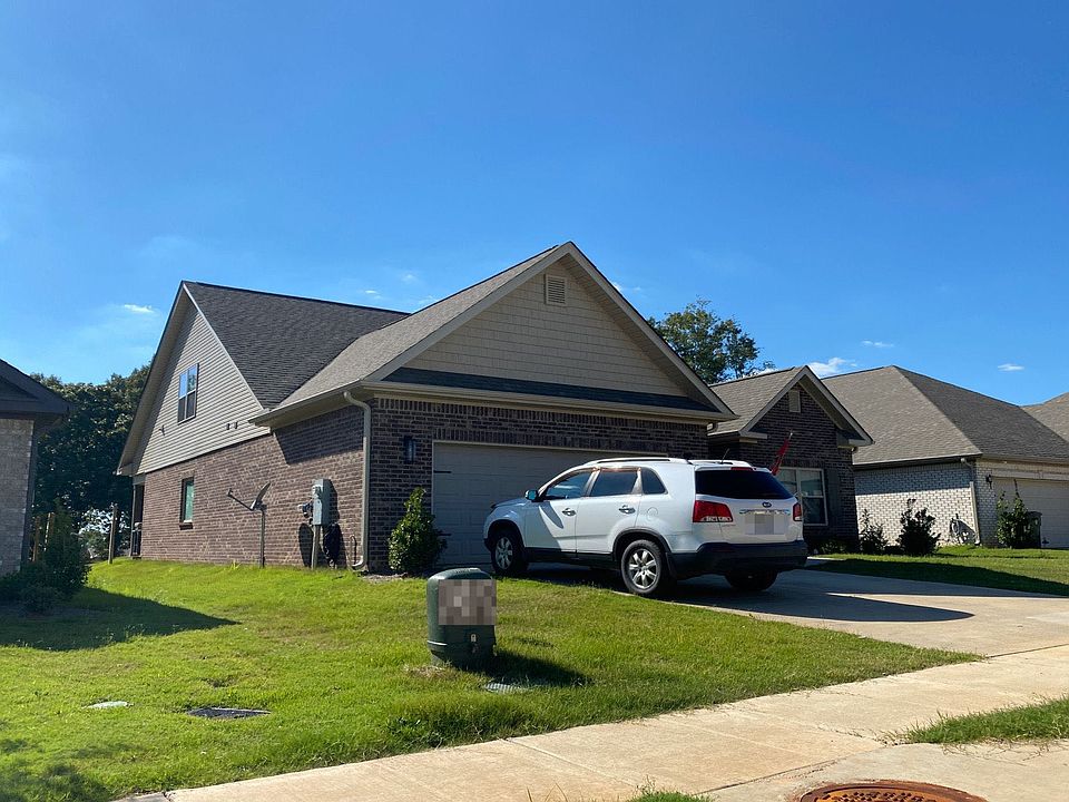 2nd image of 106 Grove Cir