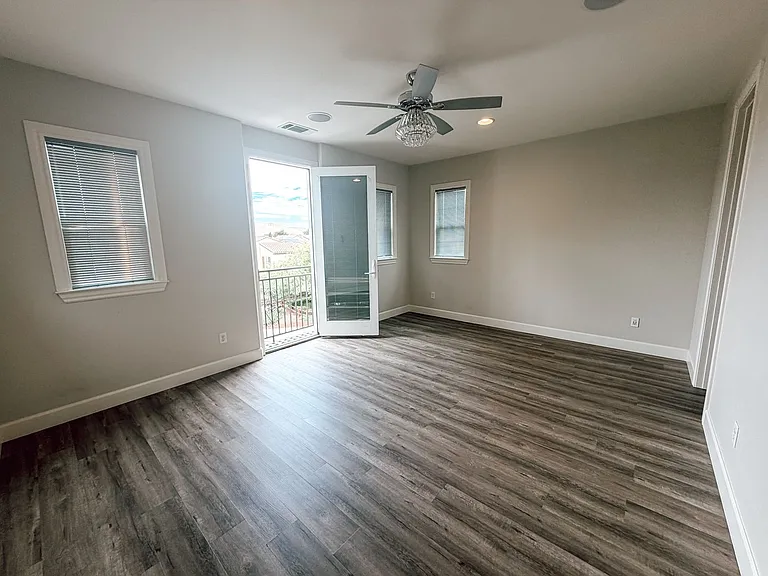 1329 Bayberry View Ln — Photo 19