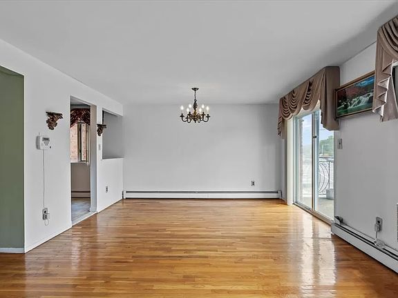 3rd image of 7923 Seaview Ave Floor 2