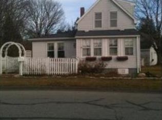 25 Manhattan Ave, Fairhaven, MA 02719