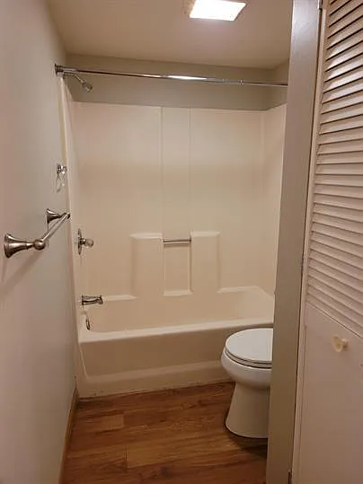 401 N Walnut St — Photo 33