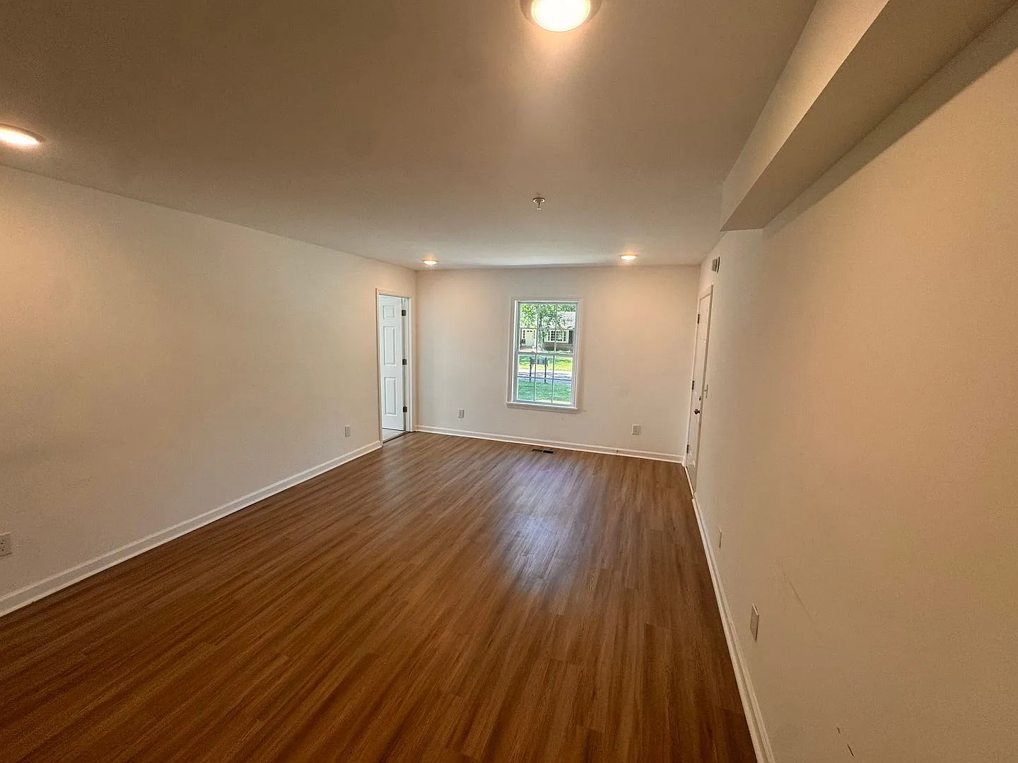 Updated 2BR/2BA Apartment with Bonus Room in Scottsboro — Photo 3