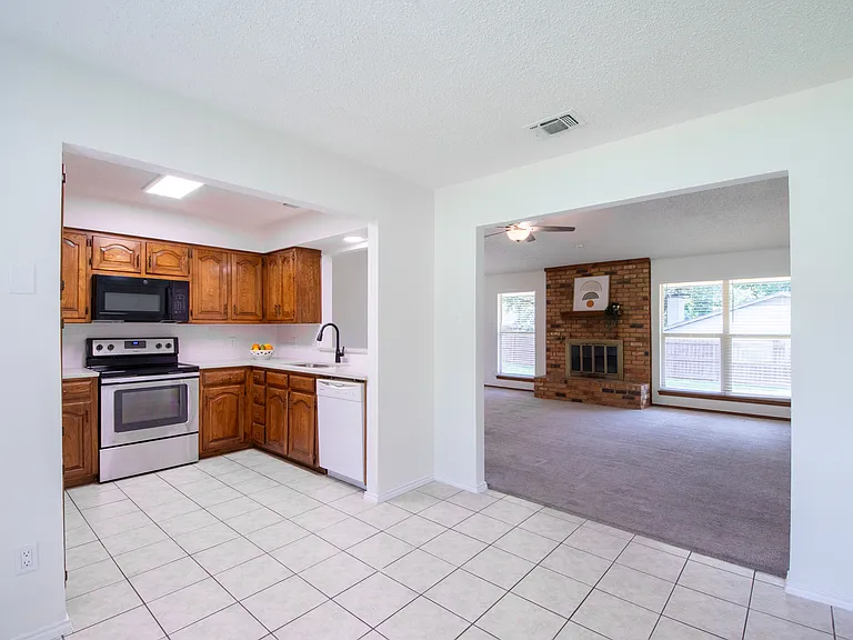 1719 Sagebrush Trl — Photo 7