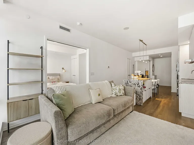1 Bloor St E #3308 — Photo 20