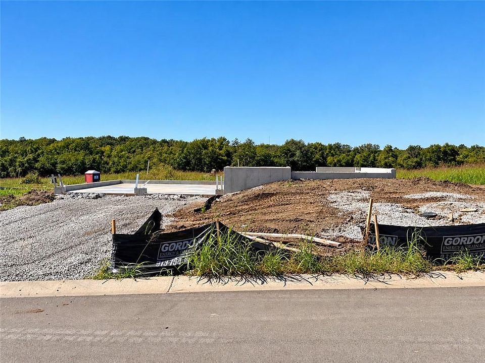 2nd image of 680 S Ranson Pl