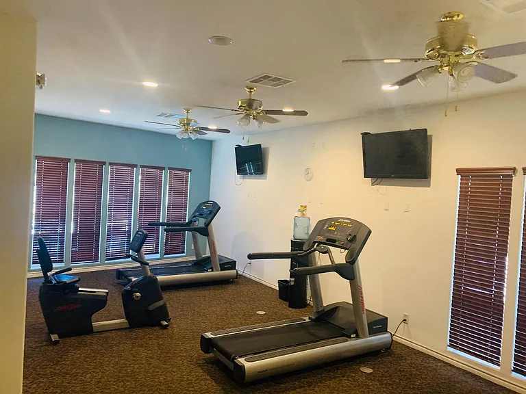 Villas at Viking Road — Photo 10
