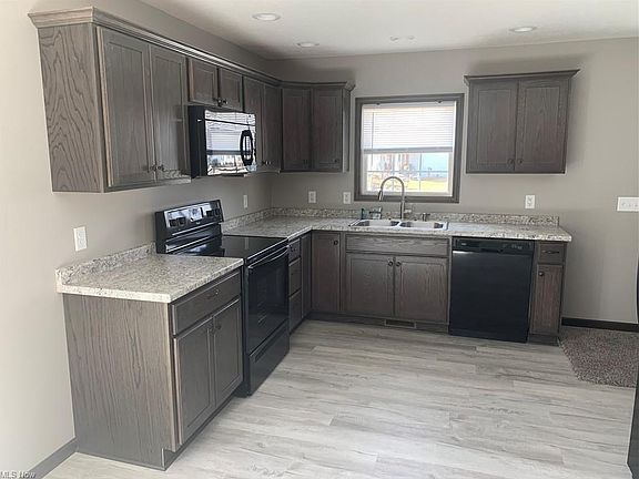 3rd image of 503 5th St NW