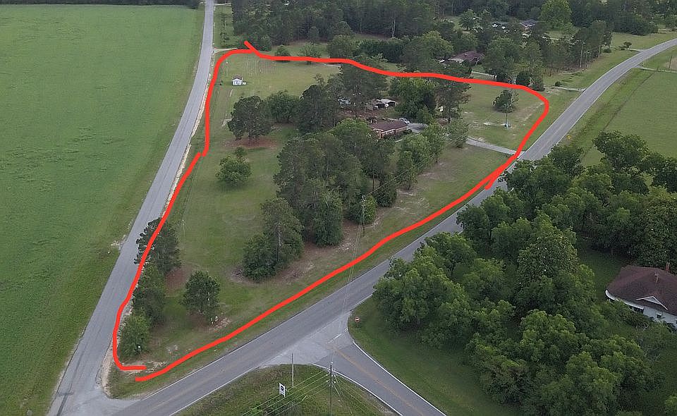 2nd image of 3104 White Oak Rd