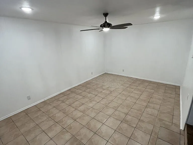 5648 E Ashlan Ave — Photo 8
