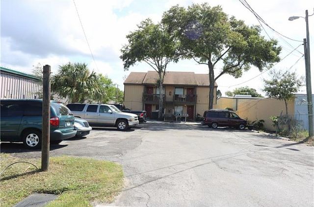 2nd image of 4605 N Lois Ave