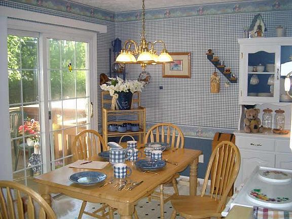 5th image of 111 E Conrad Dr