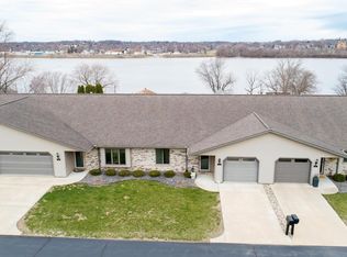 114 5th St, Fulton, IL 61252