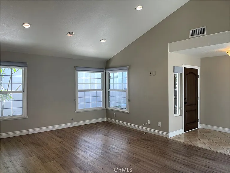 609 W Palm Dr — Photo 2
