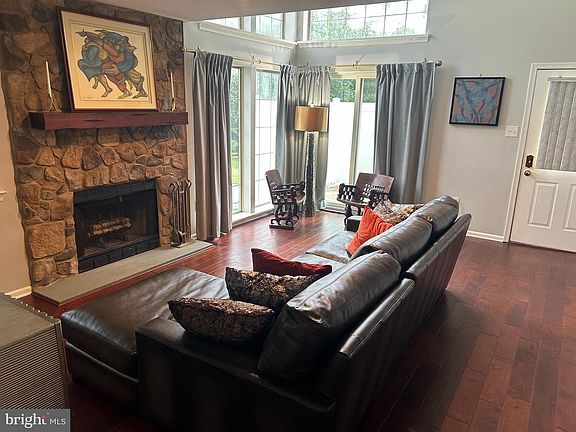 5th image of 5 Brookside Ct