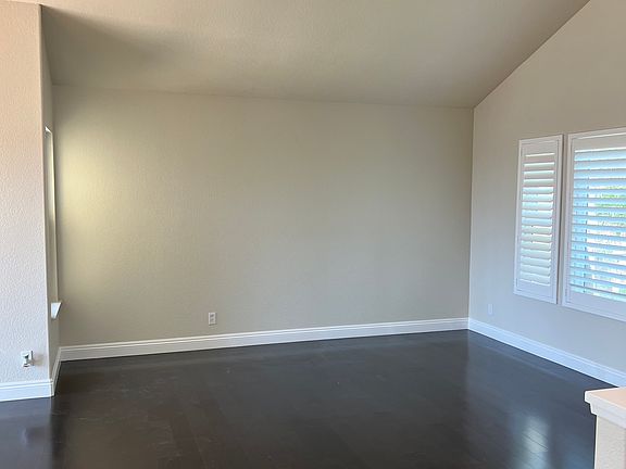 3rd image of 1112 Paseo Entrada