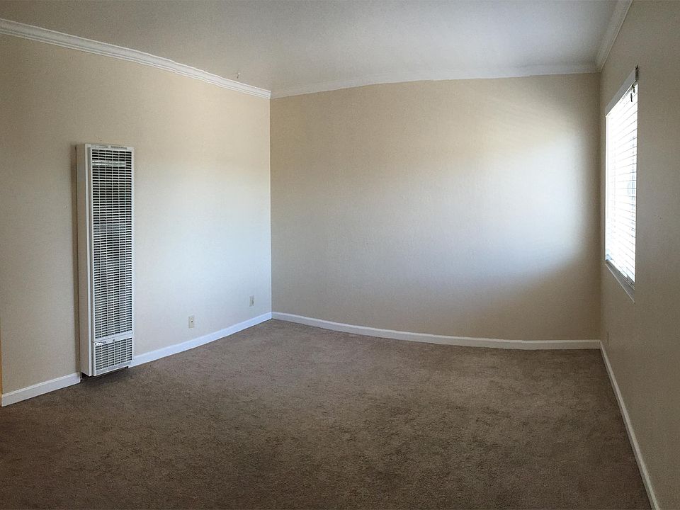 1st image of 801 Stannage Ave APT 06