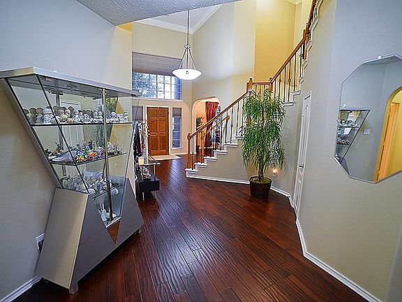 3rd image of 2515 Lawton Dr