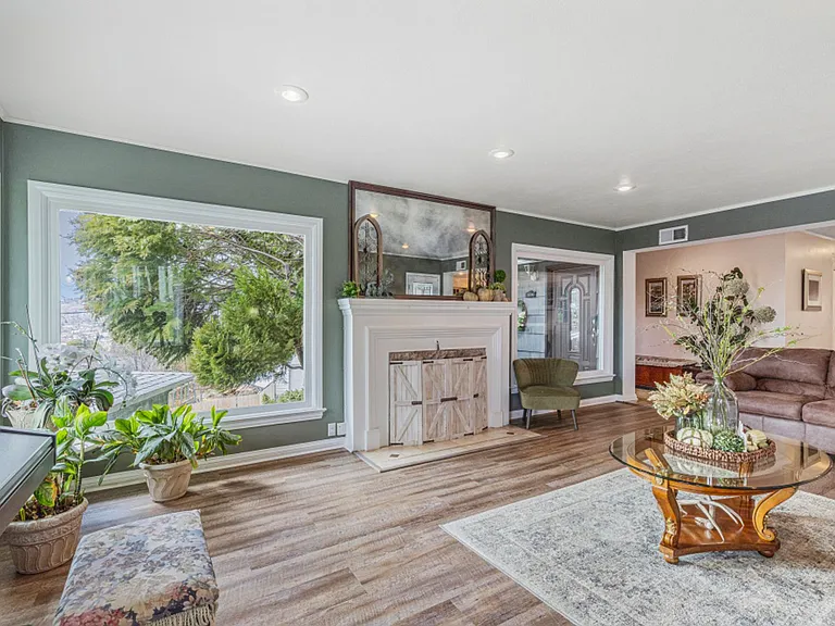 525 Mesa St — Photo 8