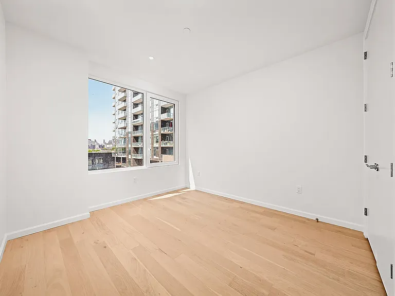 41-15 24th St #721 — Photo 5