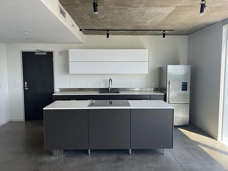 201 E Washington St #1201 — Photo 3
