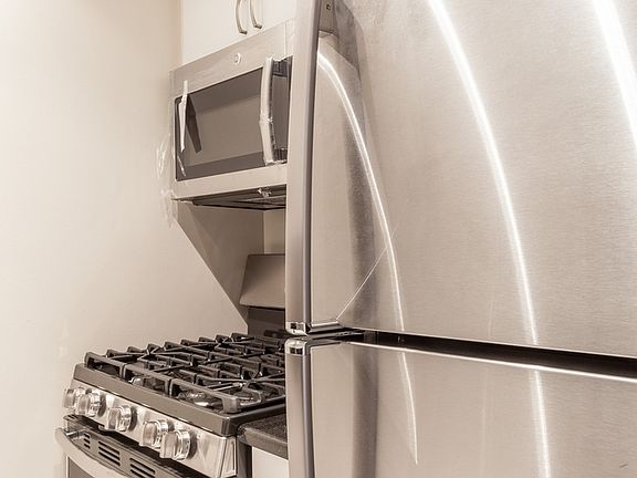 3rd image of 182 E 95th St APT 21E