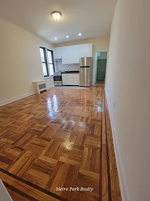 Rented by Metro Park Realty Inc | media 3