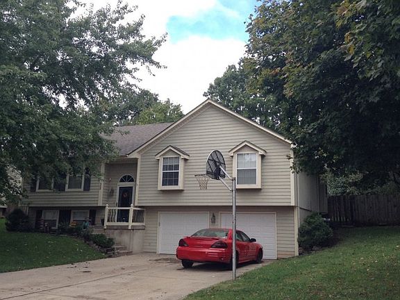 4th image of 308 SE Onyx Dr