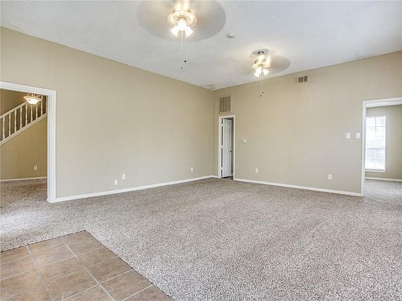 4th image of 1102 Rosewood Ln
