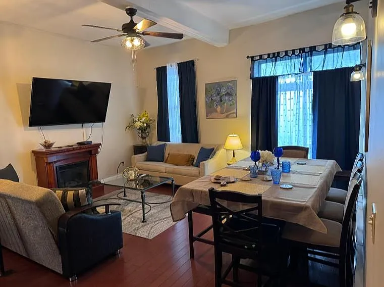 3 bed, 2.0 bath, $4,400 — Photo 2