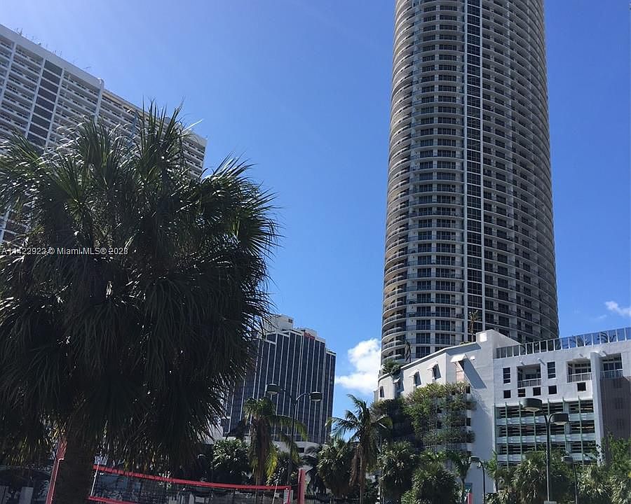 1st image of 1750 N Bayshore Dr APT 4409