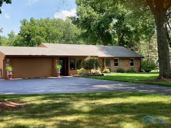 9926 Laplante Rd, Monclova, OH 43542
