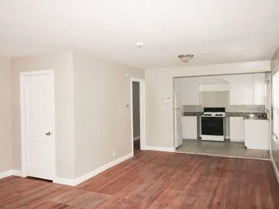 3rd image of 3320-3322 E 4th Pl