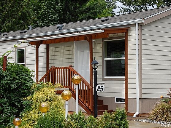 2nd image of 1121 244th St SW Unit 25