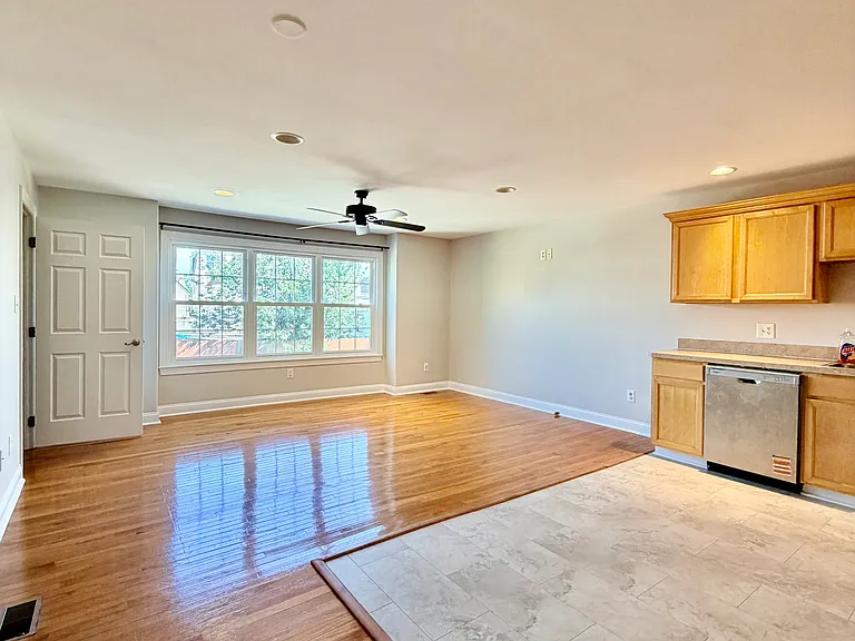 2425 Formicas Way — Photo 6