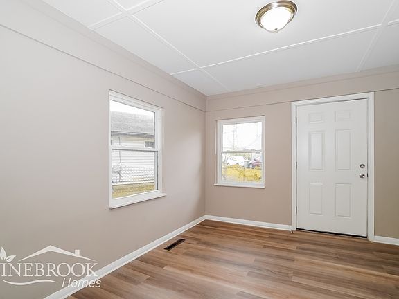5th image of 2141 Brentnell Ave