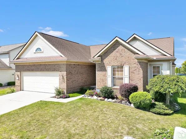 9191 Maple Ridge Dr, Newport, MI 48166