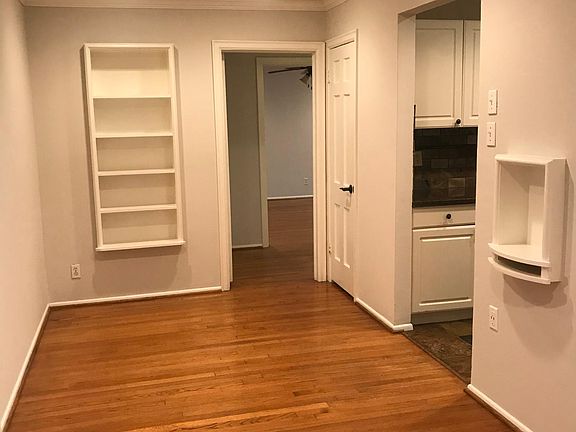 3rd image of 5836 Penrose Ave #5836