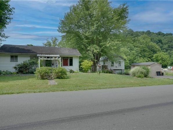 557 Toms Run Rd, New Freeport, PA 15352