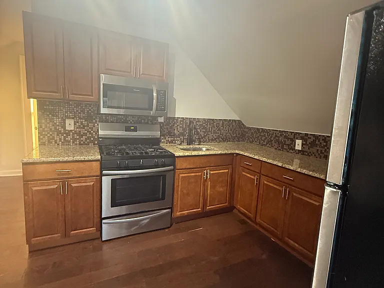 409 Bacheller Ave #2 — Photo 7
