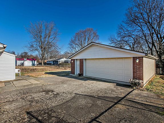 5th image of 10813 Milwaukee Way