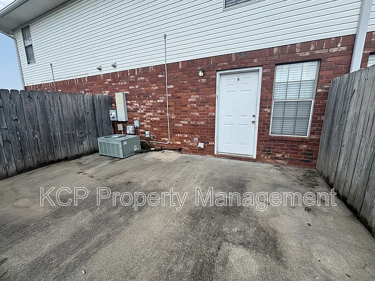 1115 Farley Cir #B — Photo 14