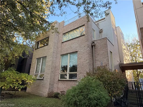 2282 W 5th St, Cleveland, OH 44113