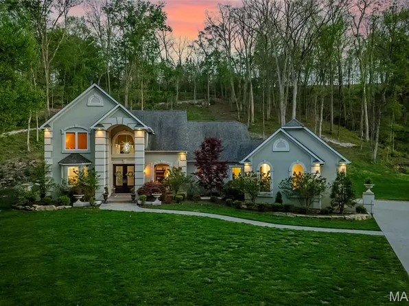 5512 Elk Valley Estates Dr, Saint Louis, MO 63128