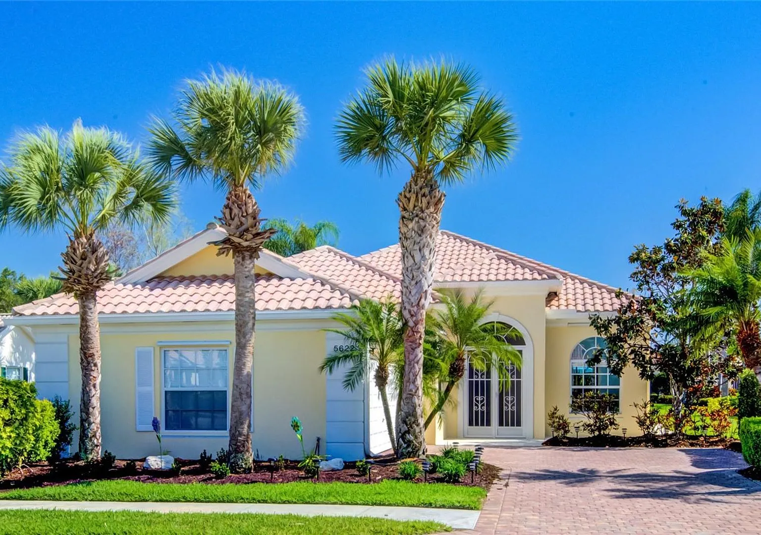 Off Season Short Term Rental — Photo 1