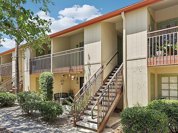1-web-or-mls-E_Hampton_St_-_Unit_207_-_001
